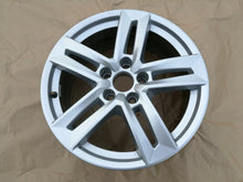 Load image into Gallery viewer, 1x Alufelge 17 Zoll 7.0&quot; 5x112 42ET Silber 8W0601025P Audi A4 Rim Wheel