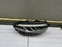Laden Sie das Bild in den Galerie-Viewer, Frontscheinwerfer Mercedes-Benz W177 A1779062106 A1779062206 Ein Satz Headlight SCH2204731471sb