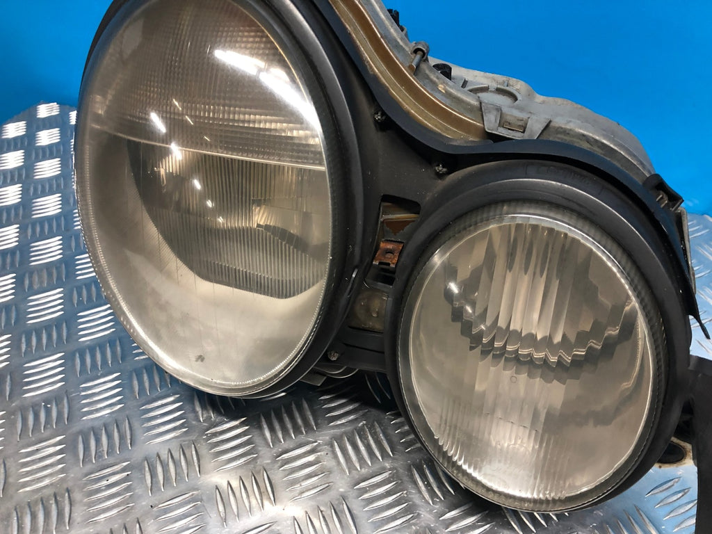 Frontscheinwerfer Mercedes-Benz W210 Xenon Rechts Scheinwerfer Headlight SCH7434651380tt