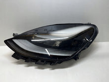 Laden Sie das Bild in den Galerie-Viewer, Frontscheinwerfer Tesla Model 3 1514952-00-D LED Links Scheinwerfer Headlight