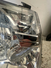 Load image into Gallery viewer, Frontscheinwerfer Mitsubishi Pajero IV 8301B330 Rechts Scheinwerfer Headlight SCH7554509792dq