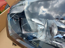 Load image into Gallery viewer, Frontscheinwerfer Renault Master 260607867 Links Scheinwerfer Headlight