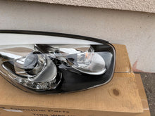 Load image into Gallery viewer, Frontscheinwerfer Kia Picanto 92102-1Y311 Rechts Scheinwerfer Headlight SCH9301205875vv