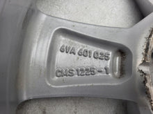 Laden Sie das Bild in den Galerie-Viewer, 1x Alufelge 15 Zoll 5.5" 5x100 51ET Glanz Silber 6VA601025 Skoda Fabia Iv FEL2928352886qj