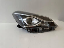 Laden Sie das Bild in den Galerie-Viewer, Frontscheinwerfer Toyota Yaris MCJ31640 Rechts Scheinwerfer Headlight SCH6460548716zx