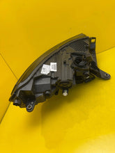 Laden Sie das Bild in den Galerie-Viewer, Frontscheinwerfer Skoda Enyaq IV 5LB941015A LED Links Scheinwerfer Headlight