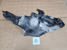 Laden Sie das Bild in den Galerie-Viewer, Frontscheinwerfer Toyota Avensis Links Scheinwerfer Headlight SCH2450039526ai