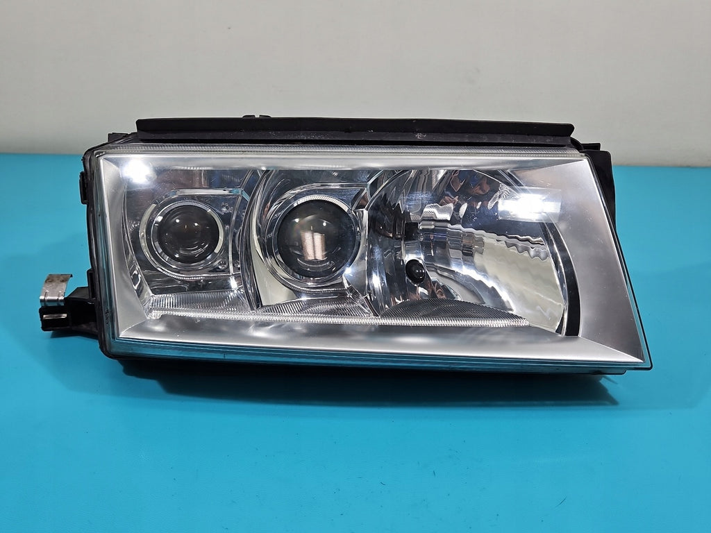Frontscheinwerfer Skoda Octavia I 1404733 1U1941016G Xenon Rechts Headlight SCH3106330352tn