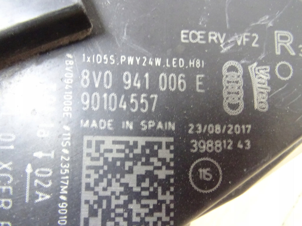 Frontscheinwerfer Audi A3 8V0941006E 90104557 Xenon Rechts Headlight SCH3351851687cz