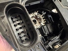 Laden Sie das Bild in den Galerie-Viewer, Frontscheinwerfer Audi Q5 Xenon Links Scheinwerfer Headlight SCH7798844504ou