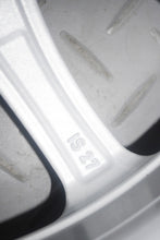 Load image into Gallery viewer, 1x Alufelge 17 Zoll 7.5" 5x112 27ET Glanz Silber 6868217 BMW G11 G12 Rim Wheel FEL5280131168qc