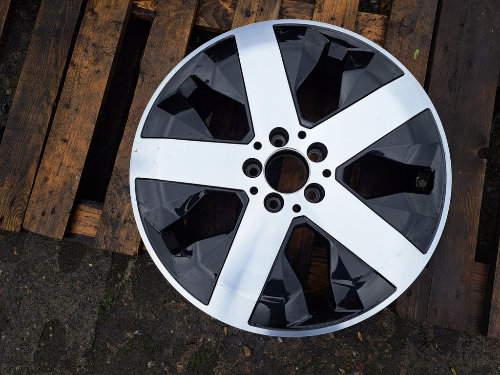 1x Alufelge 18 Zoll 7.5" 5x112 53ET Glanz Grau A2474012800 Mercedes-Benz W247 FEL9237374728od