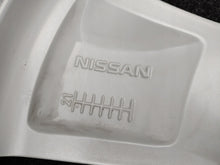Laden Sie das Bild in den Galerie-Viewer, 1x Alufelge 17 Zoll 7.0" 5x114.3 40ET Glanz Silber Nissan III 1 Qashqai FEL4125357742hg