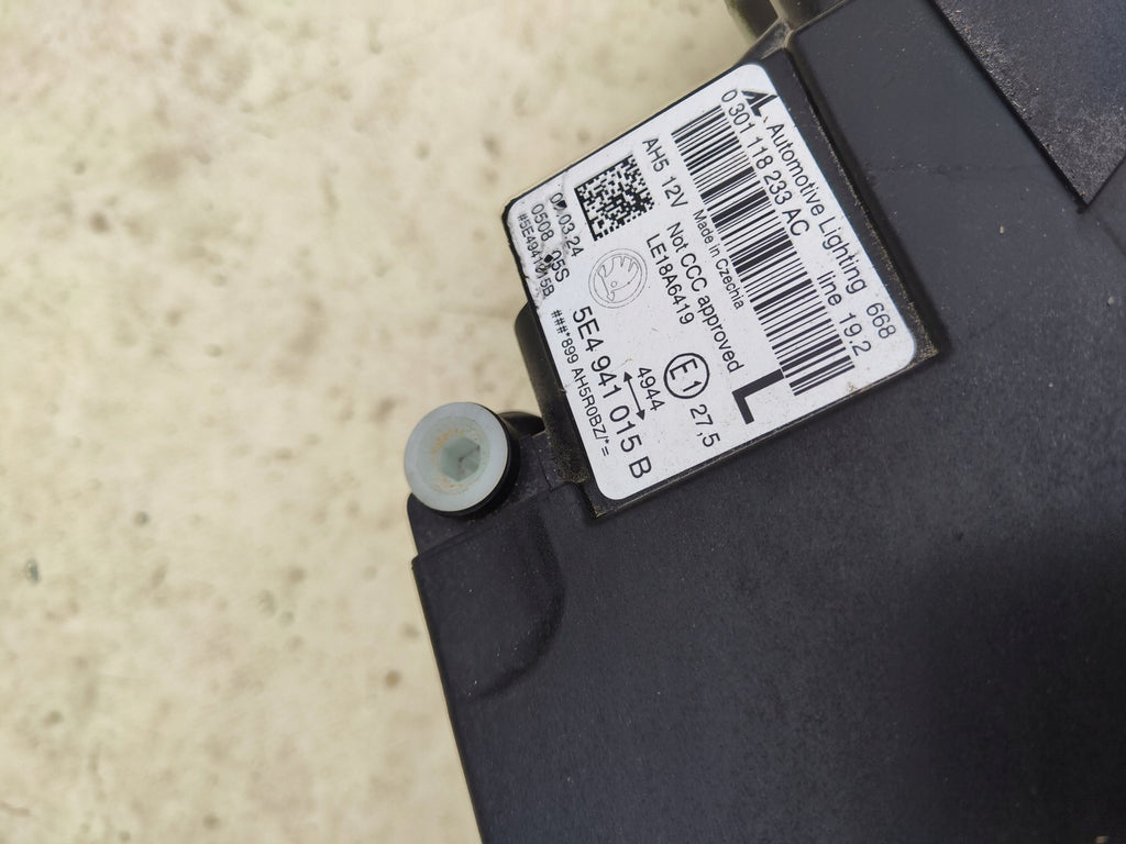 Frontscheinwerfer Skoda Octavia IV 5E4941015B LED Ein Stück (Rechts oder Links) SCH6530879294eh