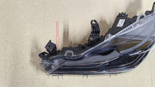 Laden Sie das Bild in den Galerie-Viewer, Frontscheinwerfer Toyota Corolla 81150-02T50-00 LED Links Scheinwerfer Headlight SCH9826973186bk