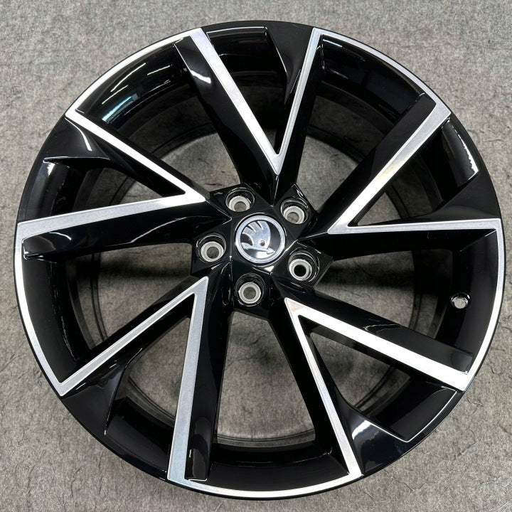 4x Alufelge 19 Zoll 8.0" 5x112 44ET Glanz Graphit 3V0601025AC Mg Superb FEL1074828411vr