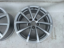 Load image into Gallery viewer, 1x Alufelge 17 Zoll 7.5&quot; 5x112 36ET Silber 4K0601025 Audi A5 A4 Rim Wheel