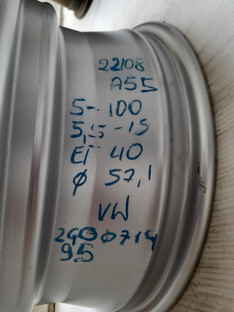 1x Alufelge 15 Zoll 5.5" 5x100 40ET Glanz Silber 2G0071495 VW Rim Wheel FEL7948490983yi
