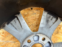 Load image into Gallery viewer, 1x Alufelge 17 Zoll 7.5" 5x112 51ET Silber 8V0601025BK Audi A3 Rim Wheel FEL8392920382gh
