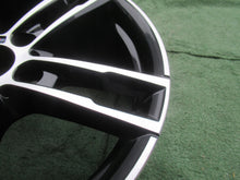 Laden Sie das Bild in den Galerie-Viewer, 1x Alufelge 18 Zoll 8.0" 5x120 52ET Glanz Schwarz 8009703 BMW 2 F22 1 F21 F20 FEL3435172746ym