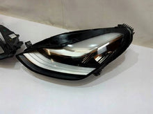 Laden Sie das Bild in den Galerie-Viewer, Frontscheinwerfer Tesla Model 3 107737500C Full LED Rechts oder Links