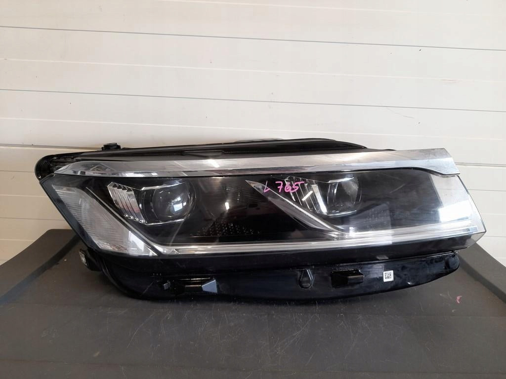 Frontscheinwerfer VW Touareg 761941774 Ein Stück (Rechts oder Links) Headlight