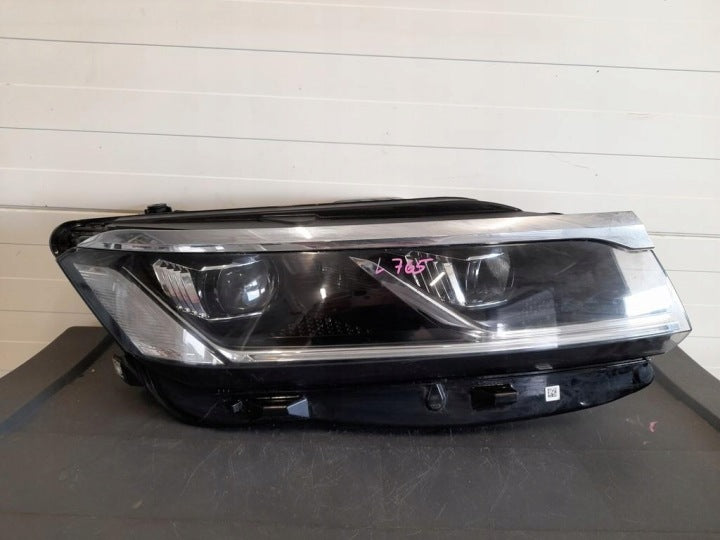 Frontscheinwerfer VW Touareg 761941774 Rechts Scheinwerfer Headlight SCH9015059780sj