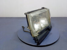 Laden Sie das Bild in den Galerie-Viewer, Frontscheinwerfer Land Rover Range II P38a XBC104230 Links Headlight SCH8148635396kc
