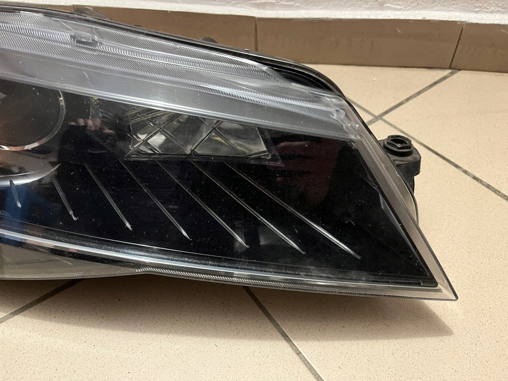 Frontscheinwerfer Skoda Superb III 3V1941016B Xenon Rechts Headlight SCH8350653061nr