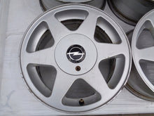 Laden Sie das Bild in den Galerie-Viewer, 4x Alufelge 15 Zoll 7.0&quot; 5x110 33ET 42428 Opel Omega A Vectra Zafira Rim Wheel