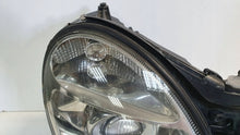 Load image into Gallery viewer, Frontscheinwerfer Mercedes-Benz W211 VAX8104 Xenon Rechts Scheinwerfer Headlight SCH7479996702ou