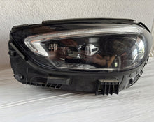 Laden Sie das Bild in den Galerie-Viewer, Frontscheinwerfer Mercedes-Benz A2069064703 LED Links Scheinwerfer Headlight SCH2339089254wb