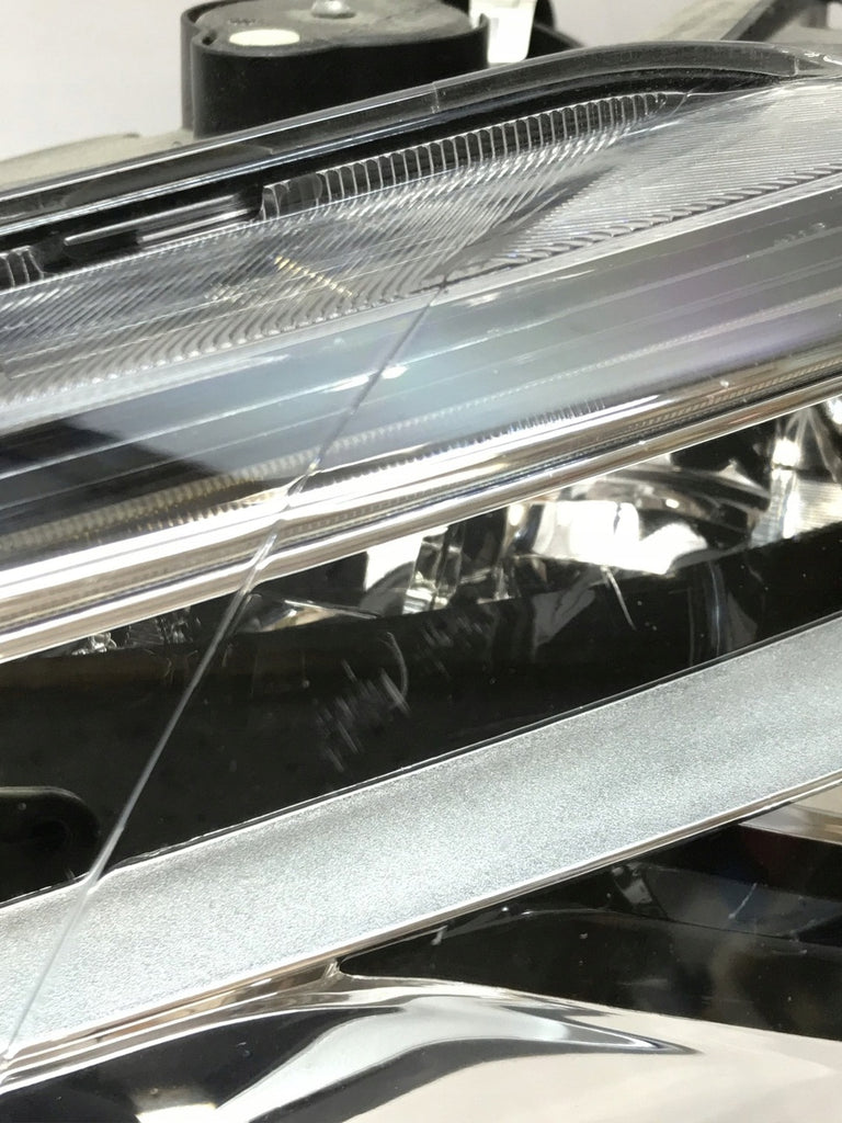 Frontscheinwerfer Seat C-Hr 576941773 81110-F4170-00 Full LED Rechts oder Links