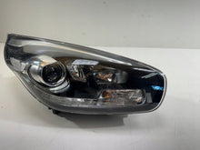 Laden Sie das Bild in den Galerie-Viewer, Frontscheinwerfer Kia Carens I Xenon Rechts Scheinwerfer Headlight SCH2973564712zq
