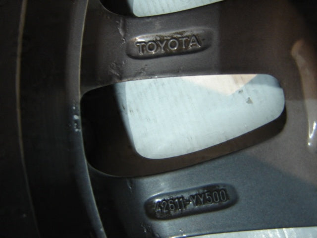 1x Alufelge 16 Zoll 6.5" 5x114.3 45ET Glanz Graphit 42611YY500 Mg Avensis Verso