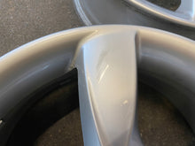 Load image into Gallery viewer, 4x Alufelge 17 Zoll 6.0" 5x112 48ET Glanz Silber 8V0071497 Audi Rim Wheel FEL7021505375jc
