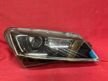 Load image into Gallery viewer, Frontscheinwerfer Skoda Superb III 3V1941016A 3V1941018A Xenon Rechts Headlight
