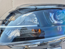 Load image into Gallery viewer, Frontscheinwerfer Citroën Jumpy 9832837680 9832836480 Xenon Ein Satz Headlight SCH7324200743ha