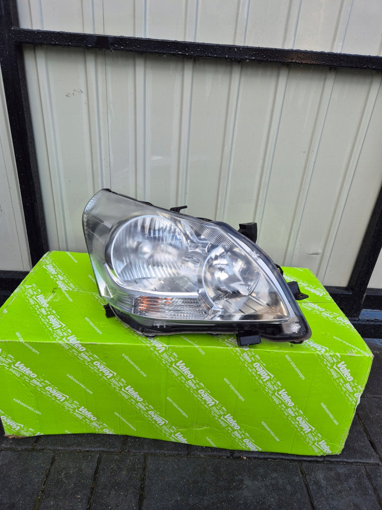 Frontscheinwerfer Toyota Verso 81110-0F100 Rechts Scheinwerfer Headlight SCH4569709333te