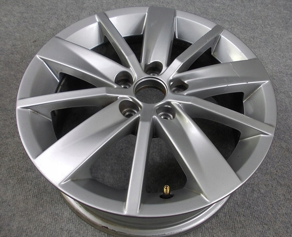 1x Alufelge 15 Zoll 6.0" 5x100 40ET Glanz Silber 6C0601025 VW Polo Rim Wheel