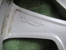 Laden Sie das Bild in den Galerie-Viewer, 1x Alufelge 18 Zoll 8.5&quot; 5x112 41ET Glanz Silber 3V0601025 Skoda Superb Iii