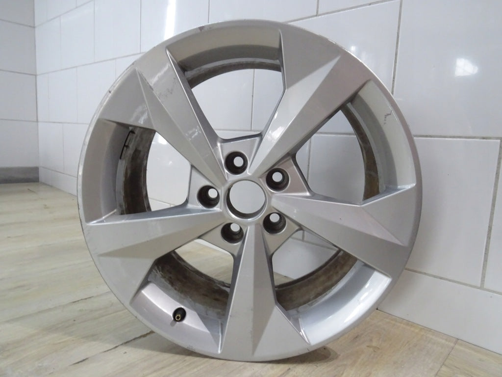 1x Alufelge 18 Zoll 8.0" 5x112 Silber 8Y0601025J Audi A3 Rim Wheel FEL6514048159ow