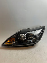 Laden Sie das Bild in den Galerie-Viewer, Frontscheinwerfer Ford Focus 8M51-13D155 Xenon Links Scheinwerfer Headlight SCH6402095535ji