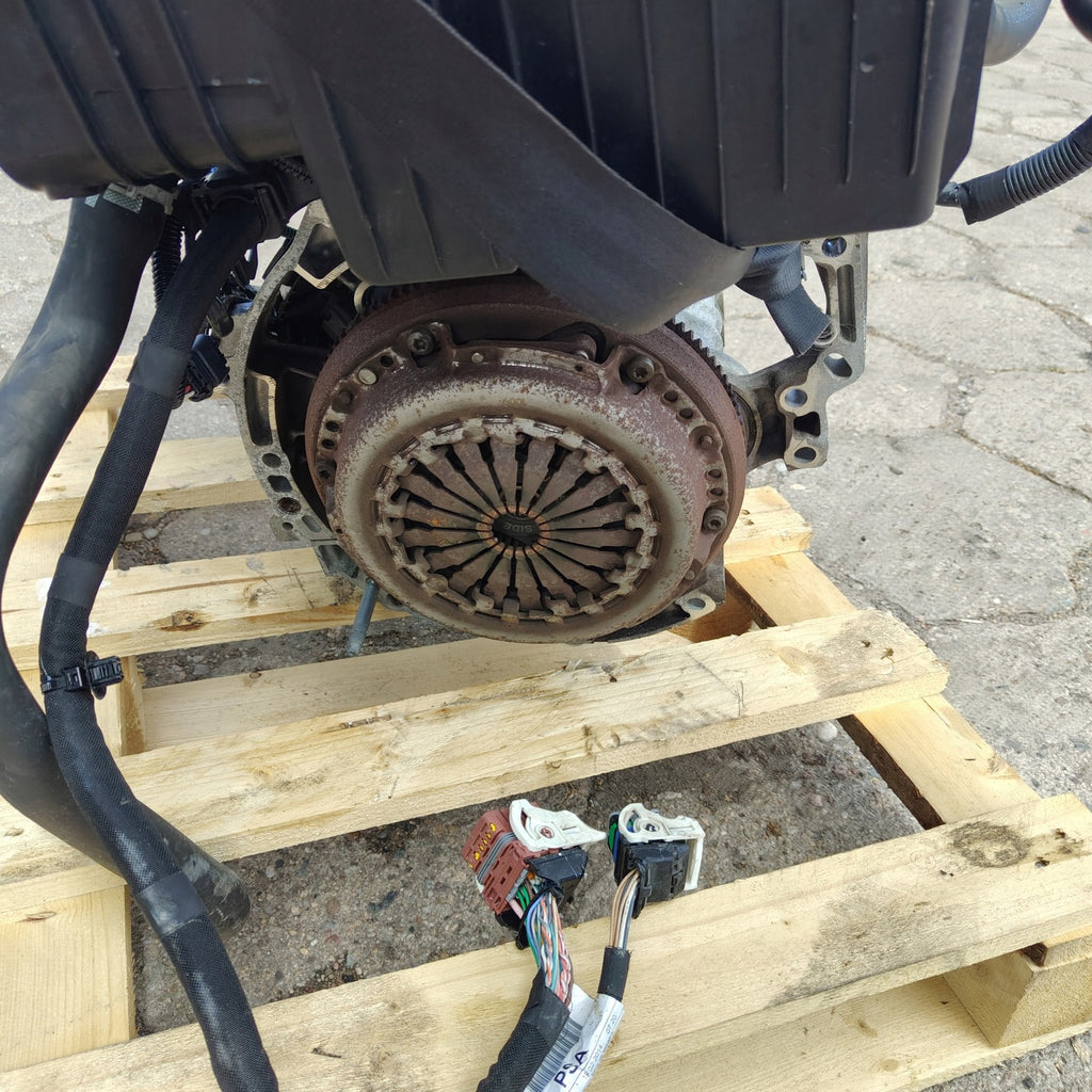 Motor Peugeot 2008 I HM01 10B208 1.2 VTI 110TKm Benzin Engine Komplett