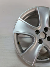 Laden Sie das Bild in den Galerie-Viewer, 1x Alufelge 16 Zoll 6.5&quot; 4x100 44ET Glanz Silber 403006502 Renault Clio Iv