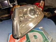 Laden Sie das Bild in den Galerie-Viewer, Frontscheinwerfer Saab 93 9-3 Xenon Ein Stück (Rechts oder Links) Headlight