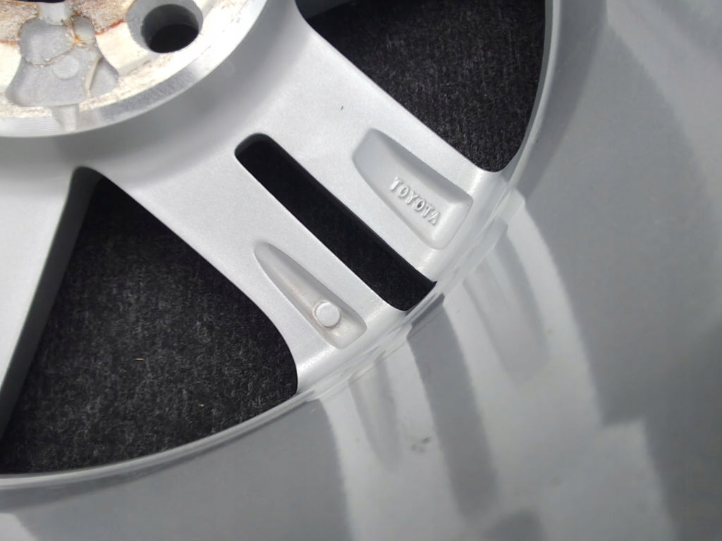 1x Alufelge 16 Zoll 7.0" 5x114.3 40ET 42611-02R20 Toyota Corolla Rim Wheel