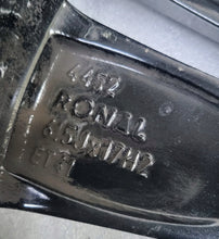 Laden Sie das Bild in den Galerie-Viewer, 1x Alufelge 17 Zoll 6.5&quot; 5x112 41ET Glanz Schwarz 3V0601025BG Skoda Superb Iii