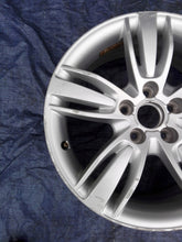 Load image into Gallery viewer, 1x Alufelge 17 Zoll 6.5&quot; 5x112 33ET Glanz Silber 8U0601025E Audi Q3 Rim Wheel