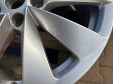 Laden Sie das Bild in den Galerie-Viewer, 1x Alufelge 17 Zoll 5x112 3P0601205B Skoda Superb I Rim Wheel FEL8433892046lo